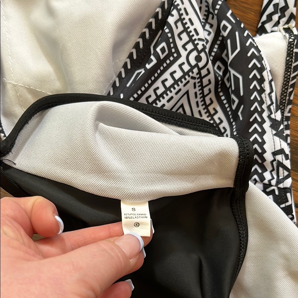 Geometric Print Bikini Set - Picture 6 of 7